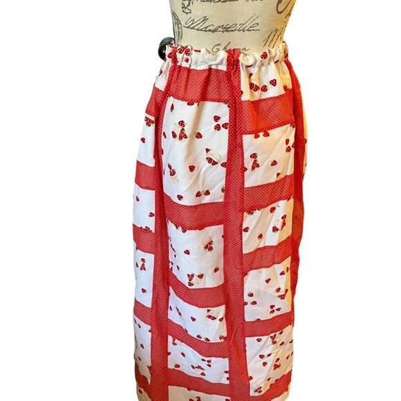 Mr.Hank Vintage 70s Cottagecore strawberry Patchwork Skirt Medium Red/white - Picture 5 of 7